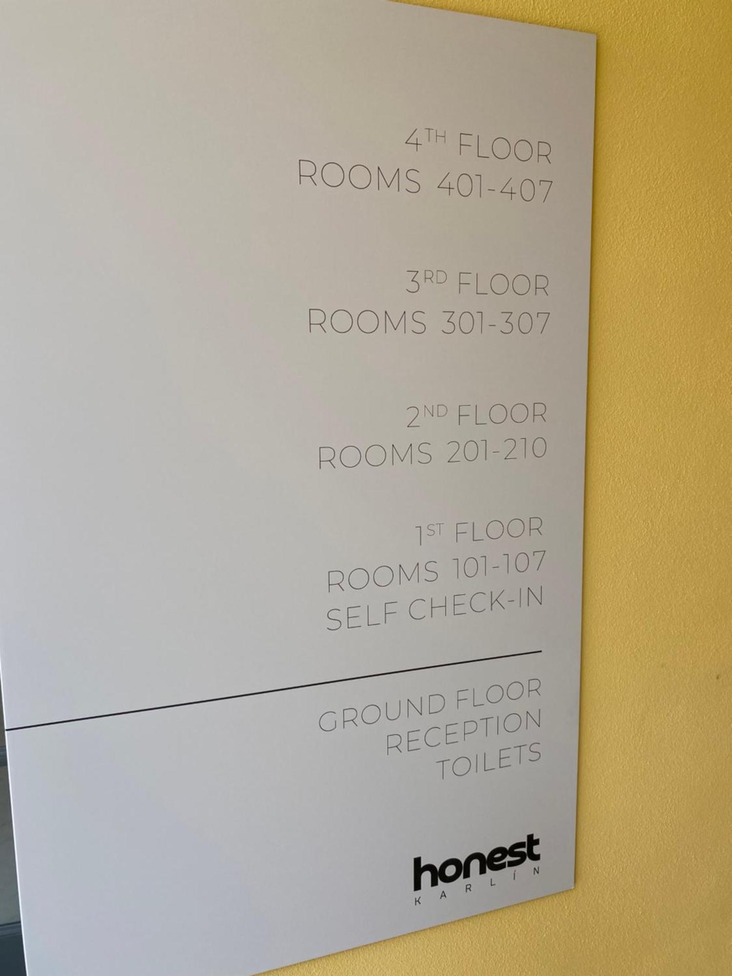 Honest Karlin Aparthotel Prague Luaran gambar