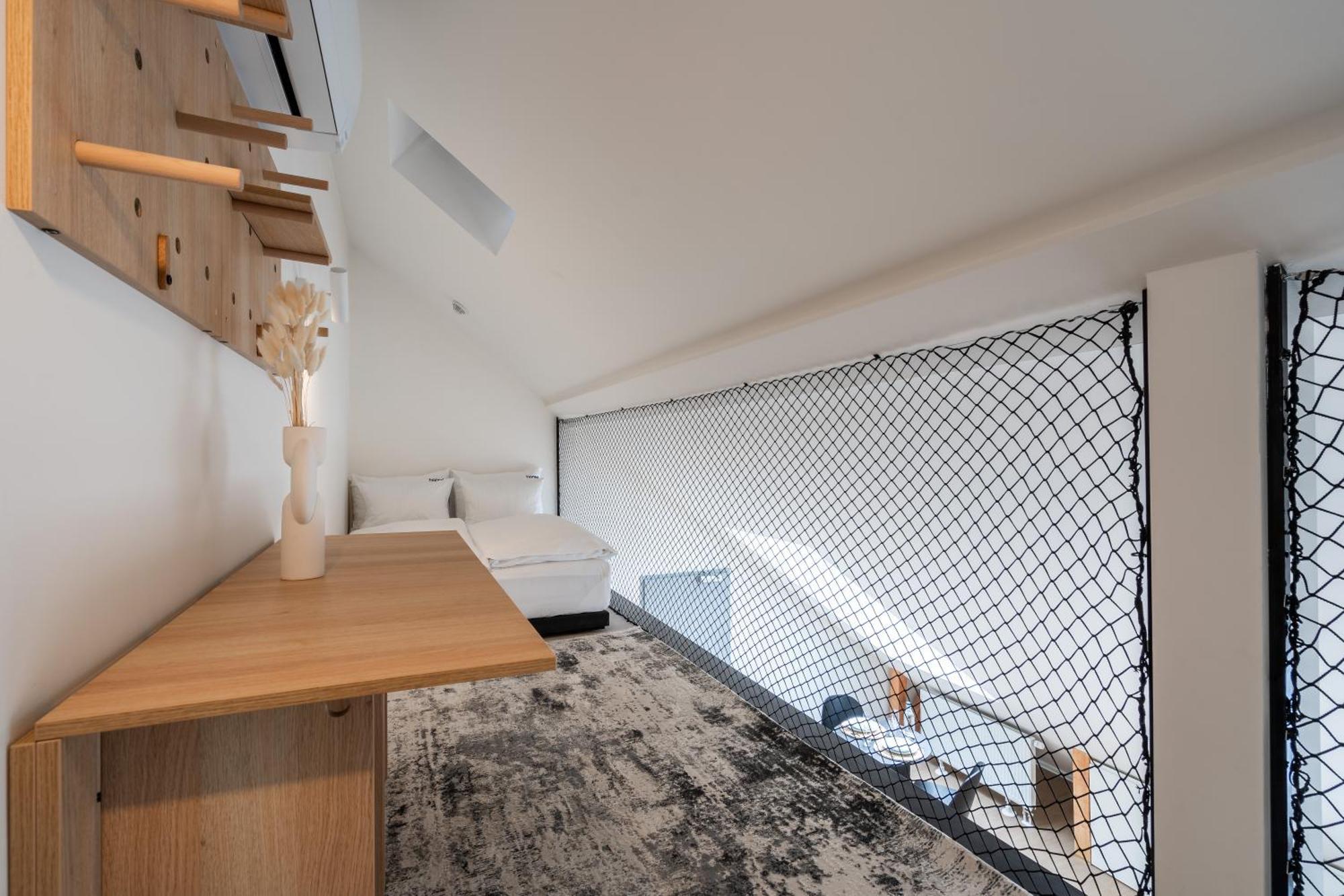 Honest Karlin Aparthotel Prague Luaran gambar