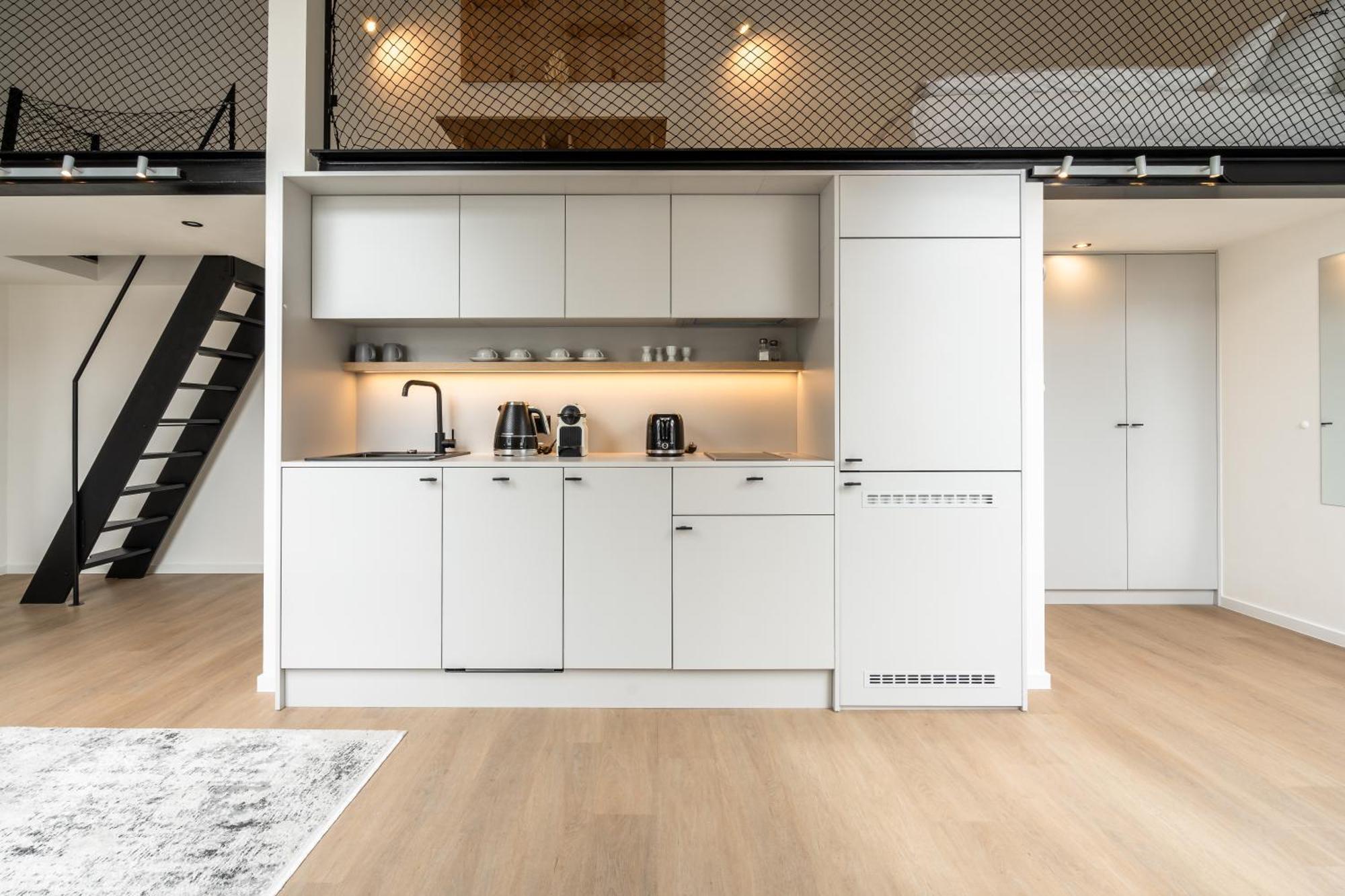 Honest Karlin Aparthotel Prague Bilik gambar