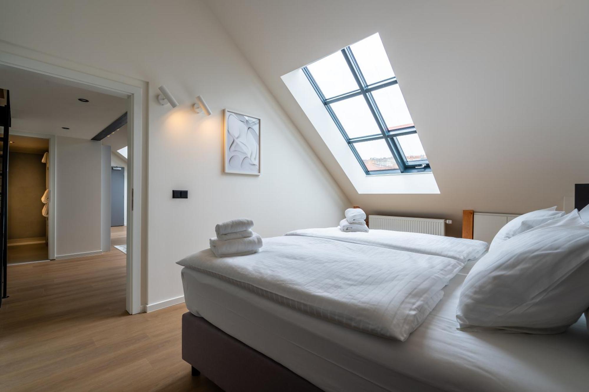 Honest Karlin Aparthotel Prague Luaran gambar