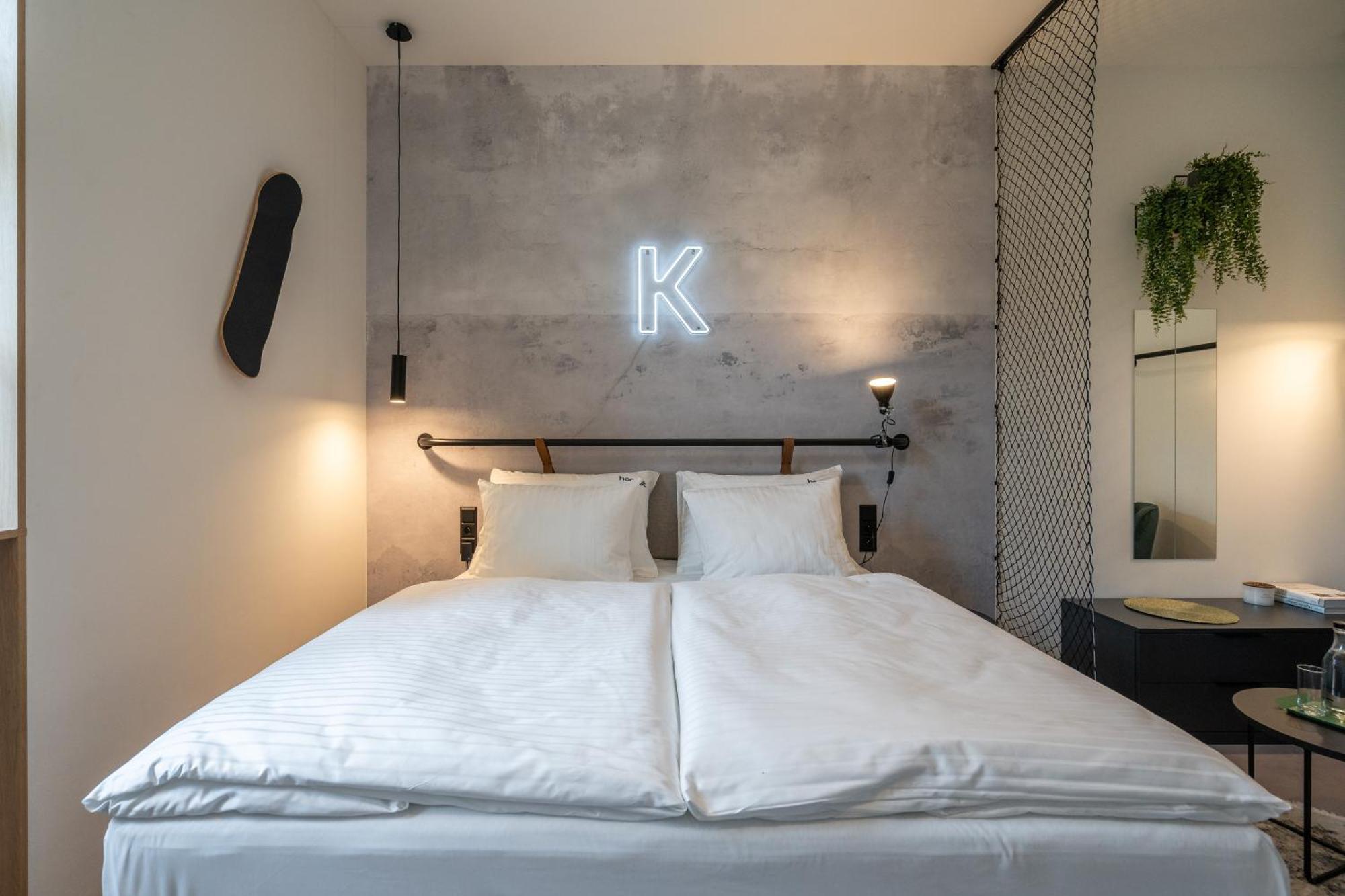 Honest Karlin Aparthotel Prague Bilik gambar