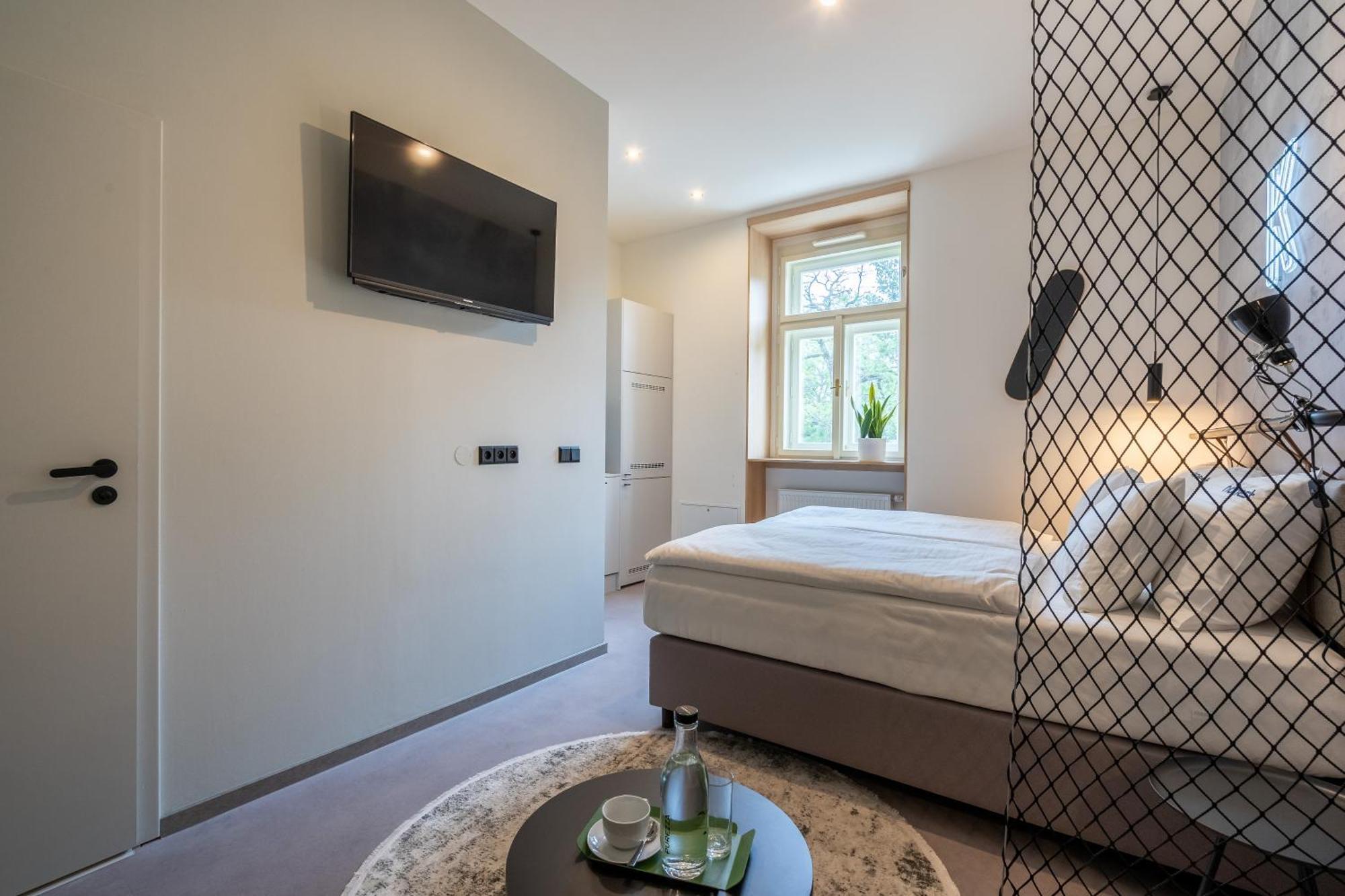 Honest Karlin Aparthotel Prague Bilik gambar