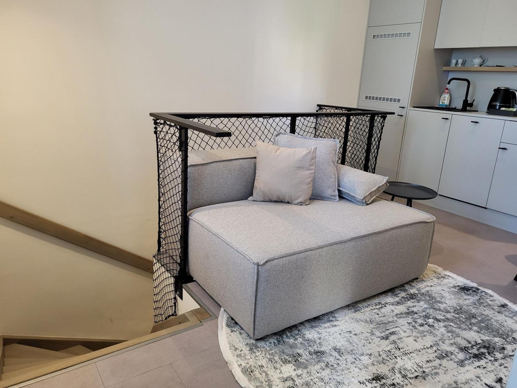 Honest Karlin Aparthotel Prague Bilik gambar