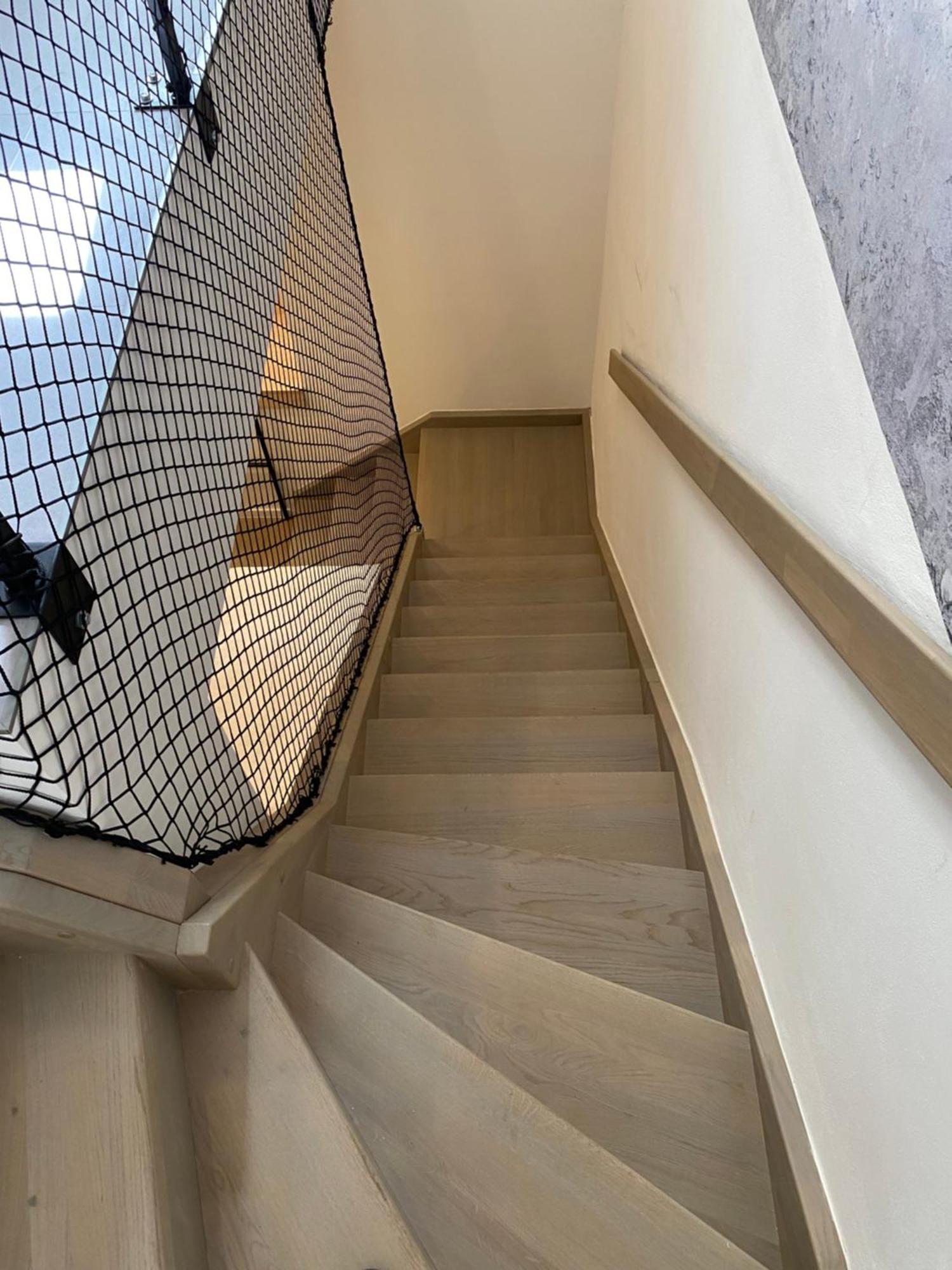 Honest Karlin Aparthotel Prague Bilik gambar